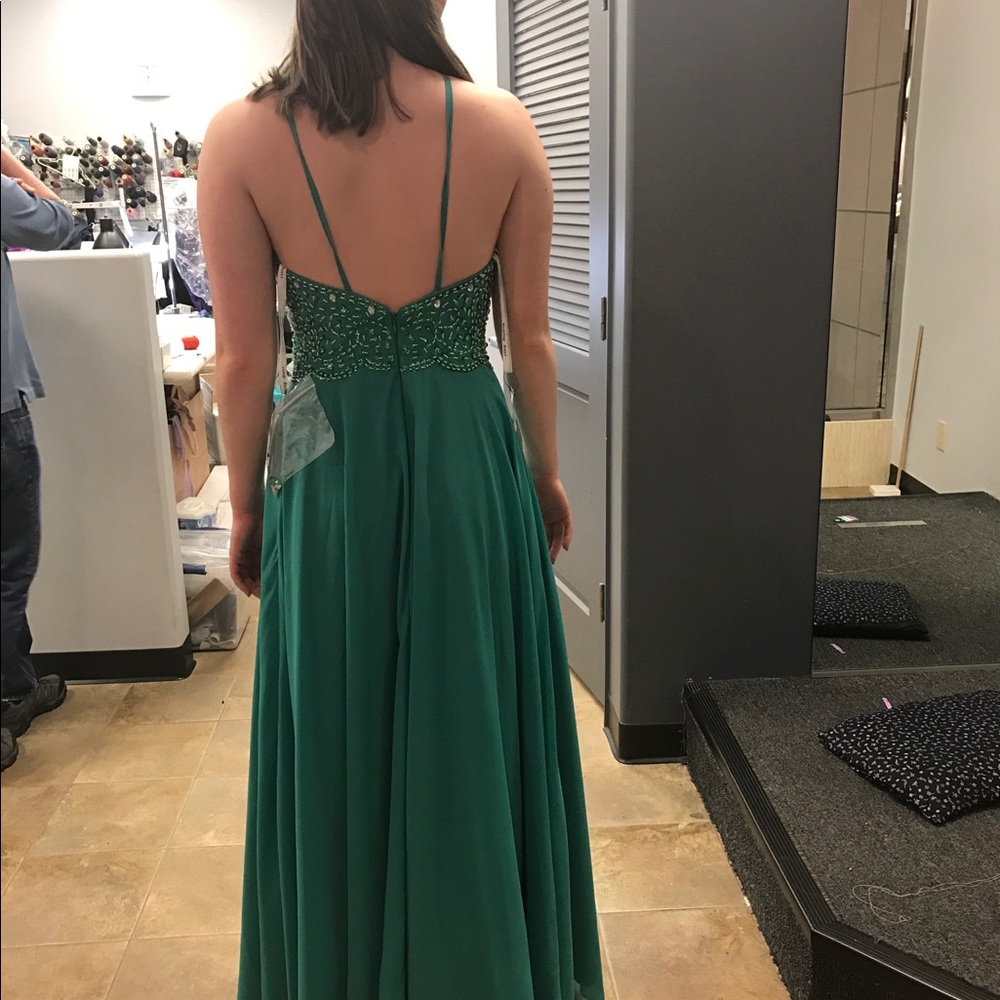 Prom dress - Picture 2 of 4